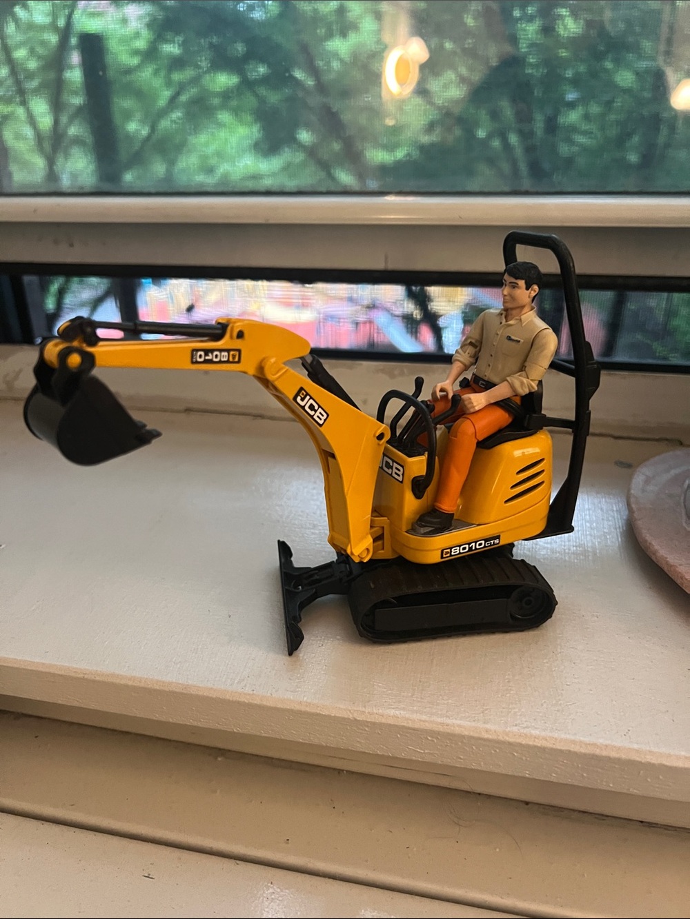 JCB Micro Bruder Excavator 8010 CTS With Worker Orig $38